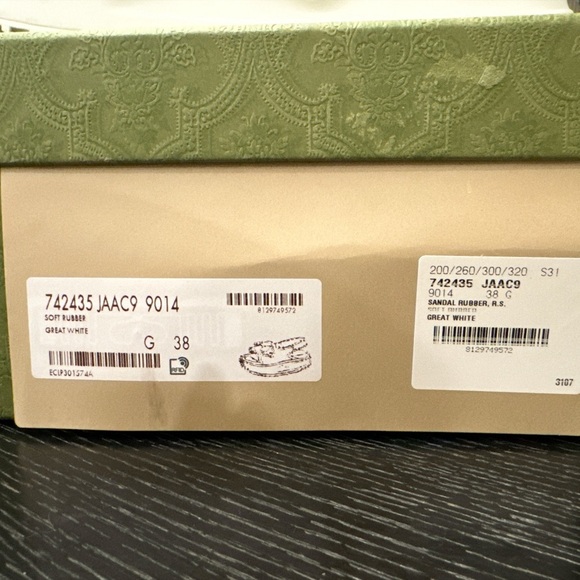 GUCCI size 8 / 38 White Horsebit Embellished rubber platform slingback sandals - Picture 9 of 9